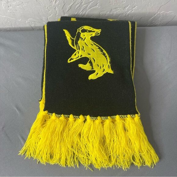 Harry Potter Hufflepuff Scarf Yellow Black - Picture 1 of 5
